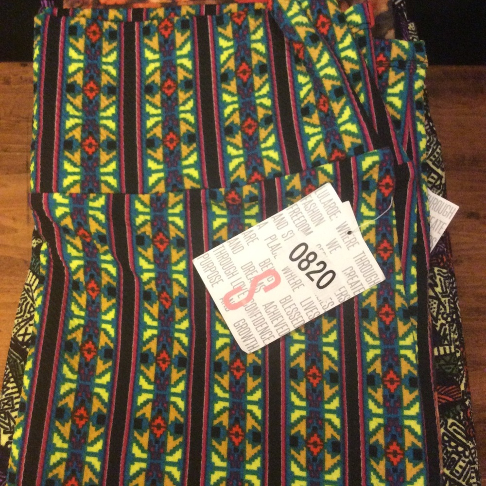 Neon Small Cassie, Lularoe